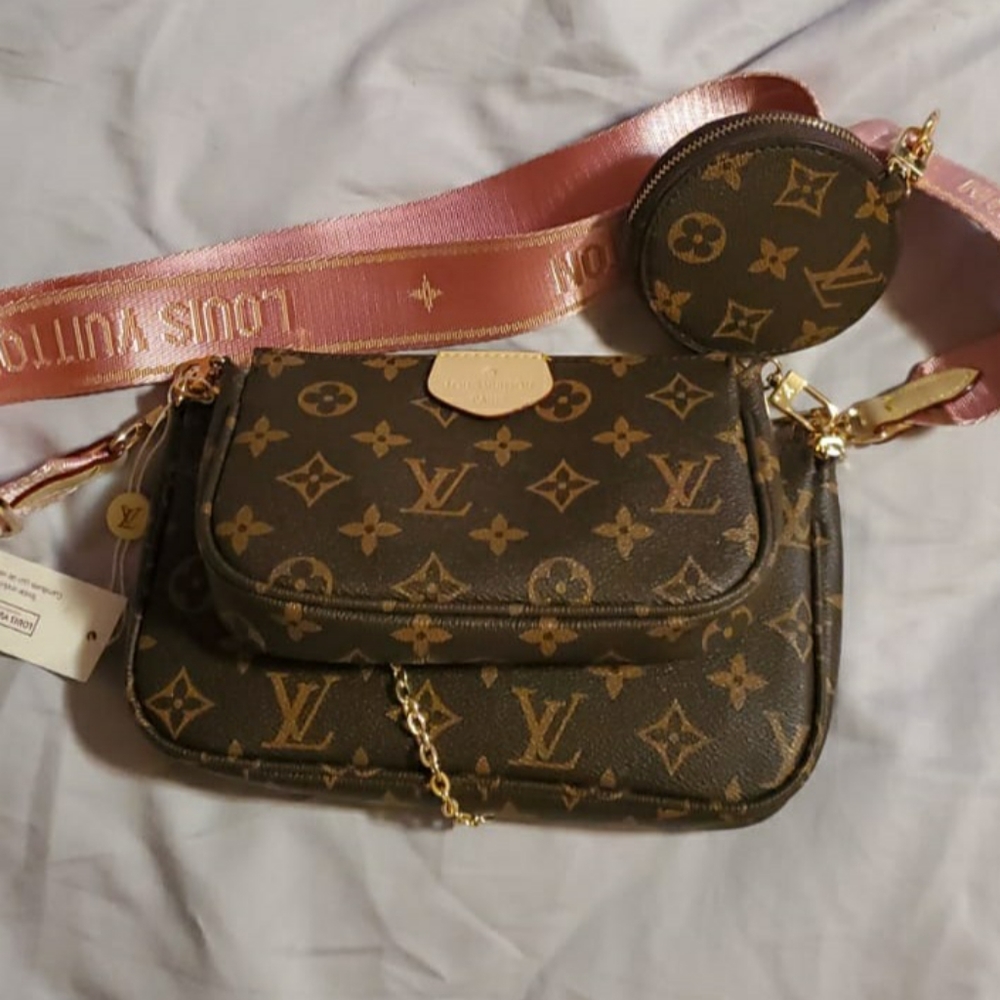 Purses - Picture 5 of 5